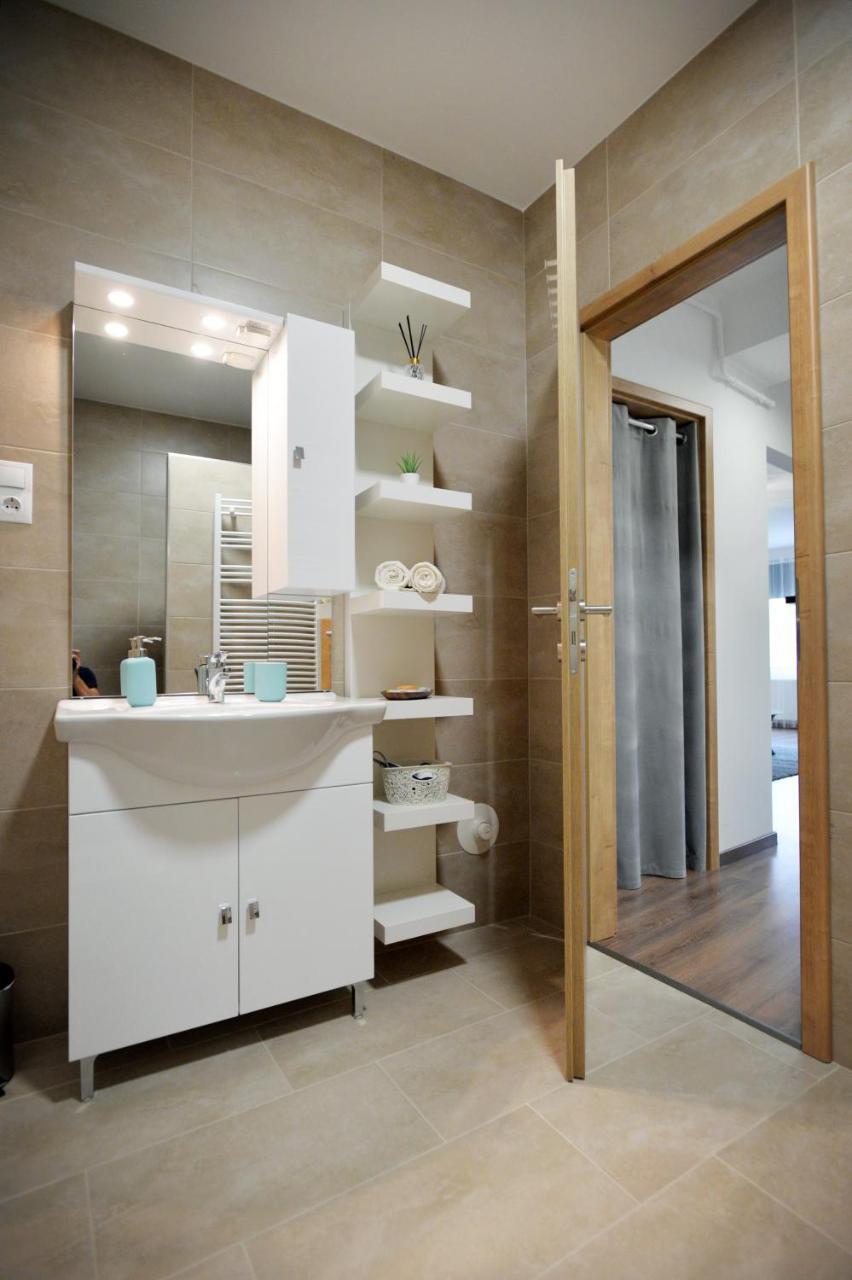 One Luxury Suites Eger Luaran gambar