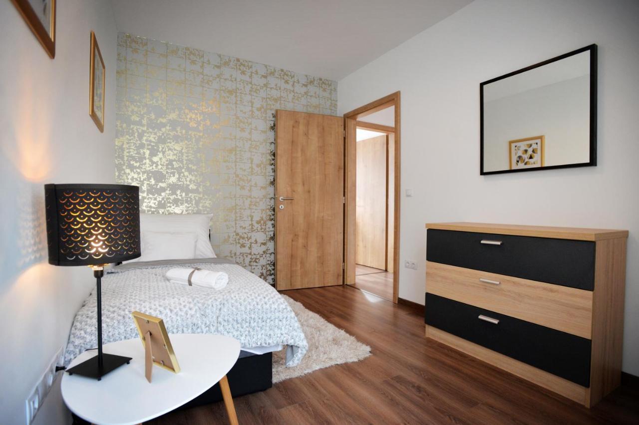 One Luxury Suites Eger Luaran gambar