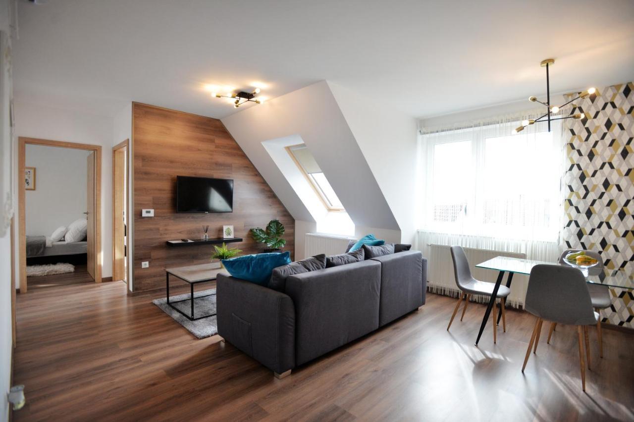 One Luxury Suites Eger Luaran gambar