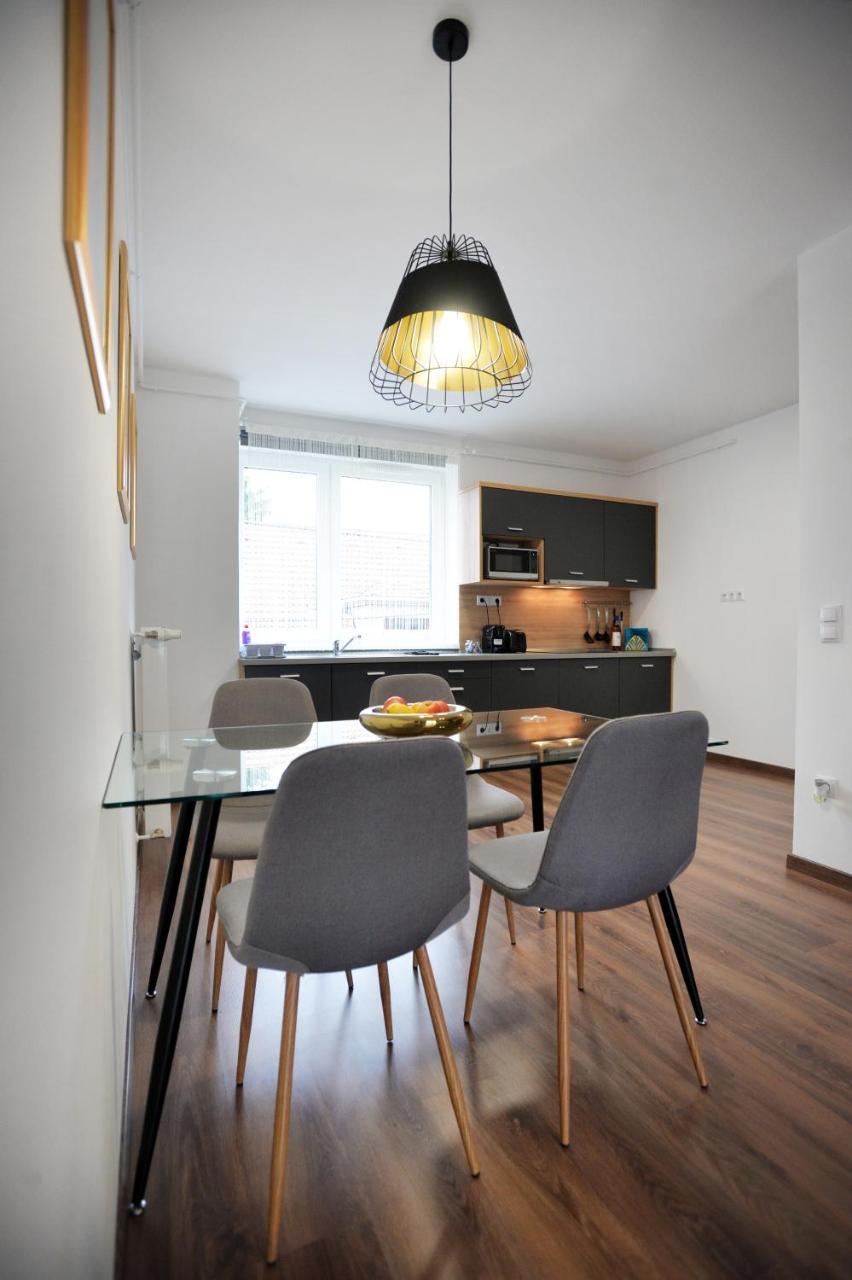 One Luxury Suites Eger Luaran gambar