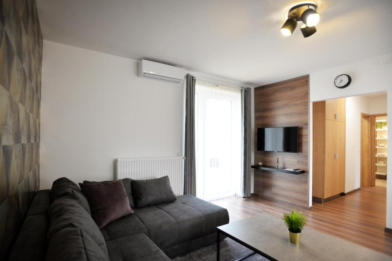 One Luxury Suites Eger Luaran gambar