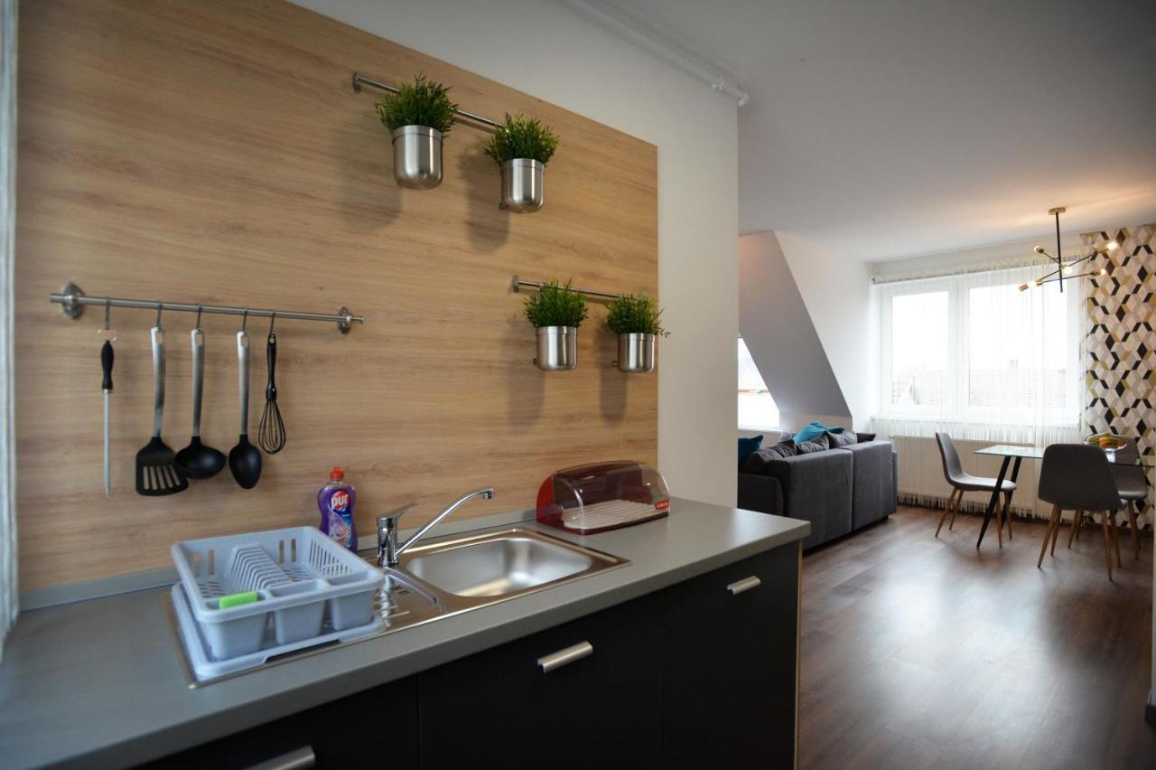 One Luxury Suites Eger Luaran gambar