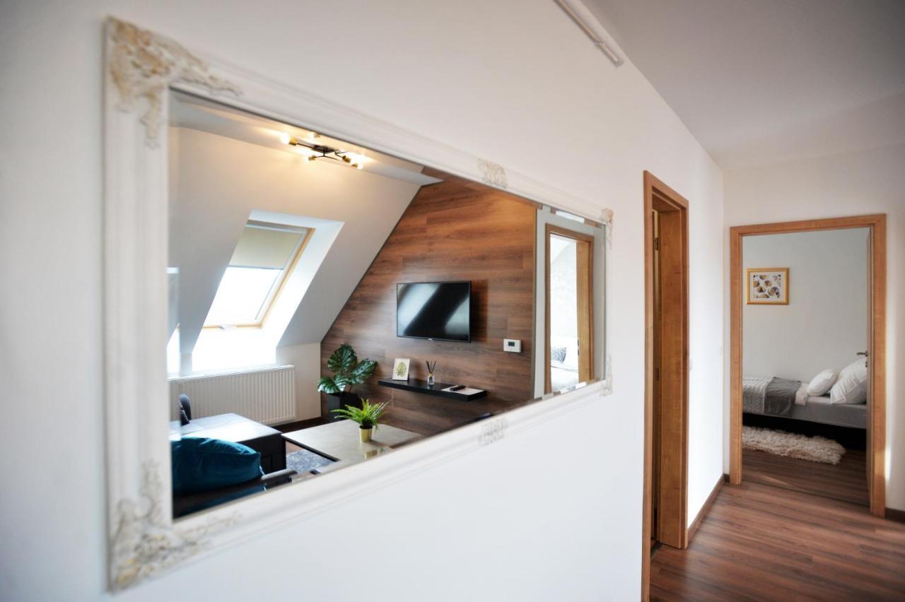 One Luxury Suites Eger Luaran gambar