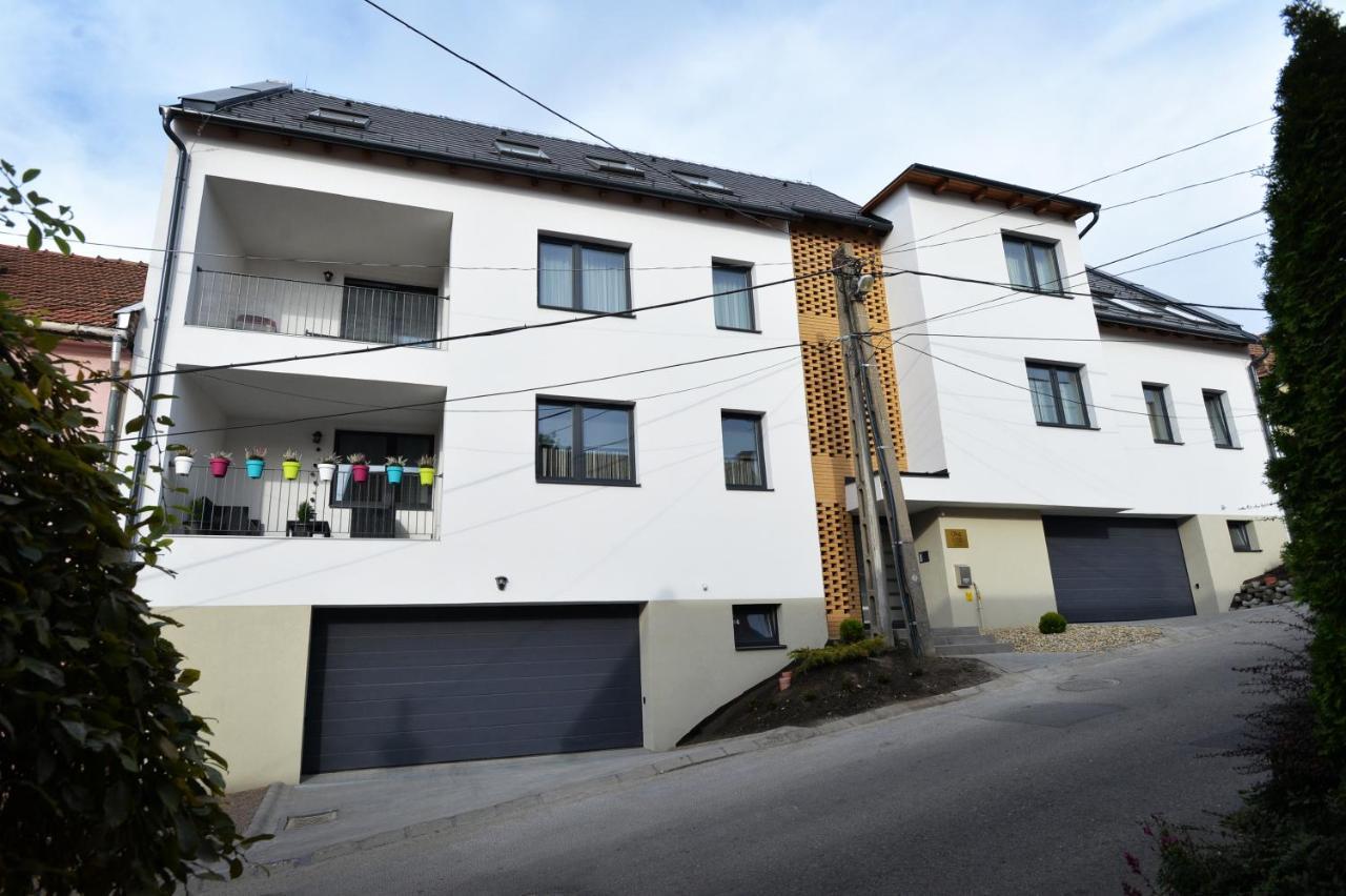 One Luxury Suites Eger Luaran gambar